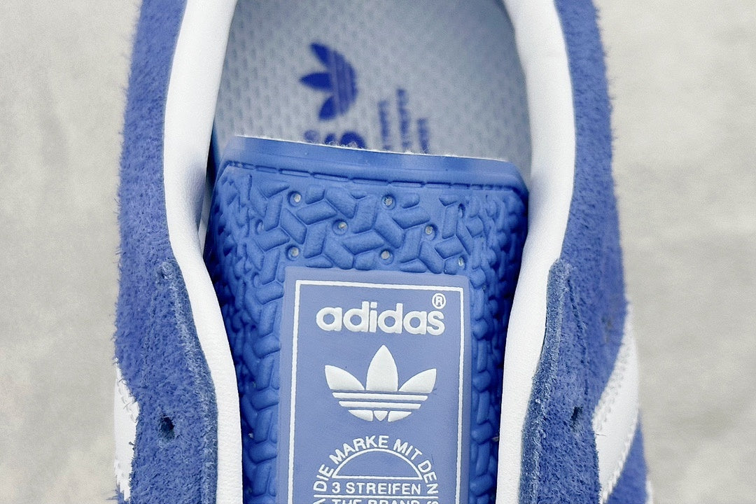 Spezial Blue and White