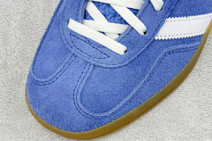 Spezial Blue and White