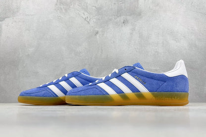 Spezial Blue and White