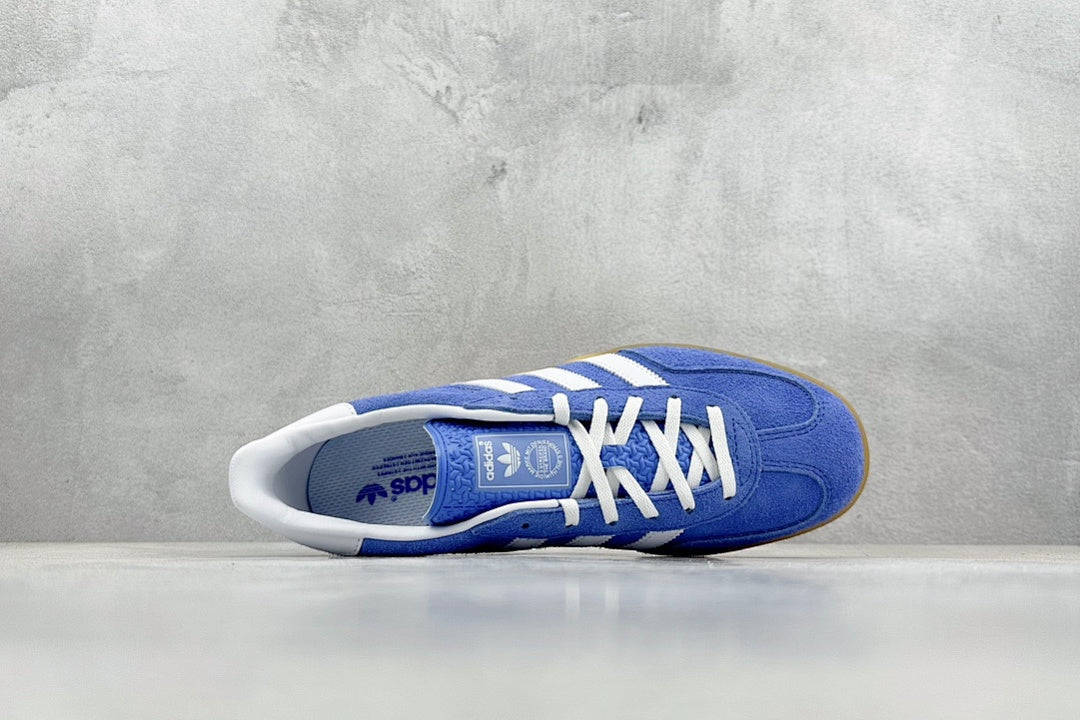 Spezial Blue and White