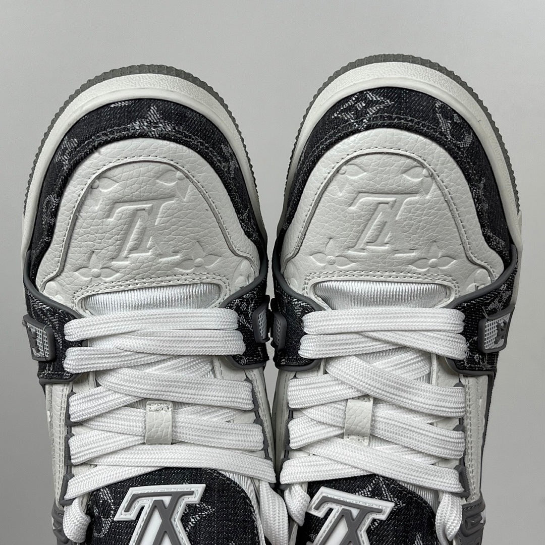 Aware Trainer Grey