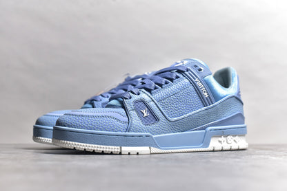 Trainer Light Blue