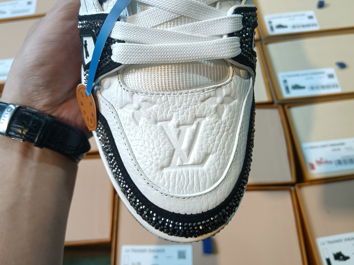 Trainer Black Crystal