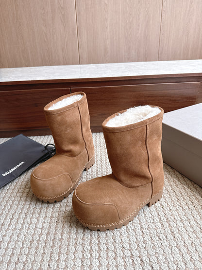 BLG Alaska Suede Boots