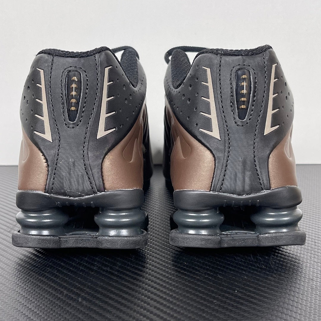 Shox R4 Martine Rose