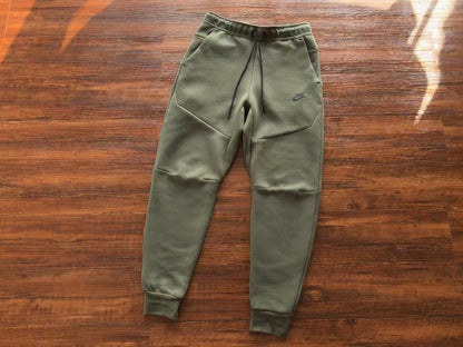 Conjunto Tech Fleece Verde