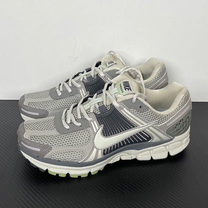 Vomero 5 Metallic Silver