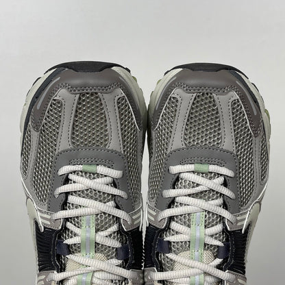 Vomero 5 Metallic Silver