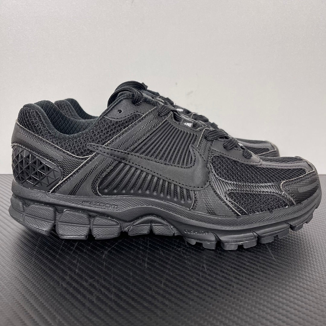 Vomero 5 Black