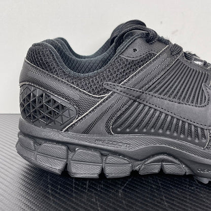 Vomero 5 Black