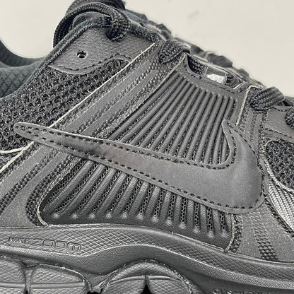 Vomero 5 Black