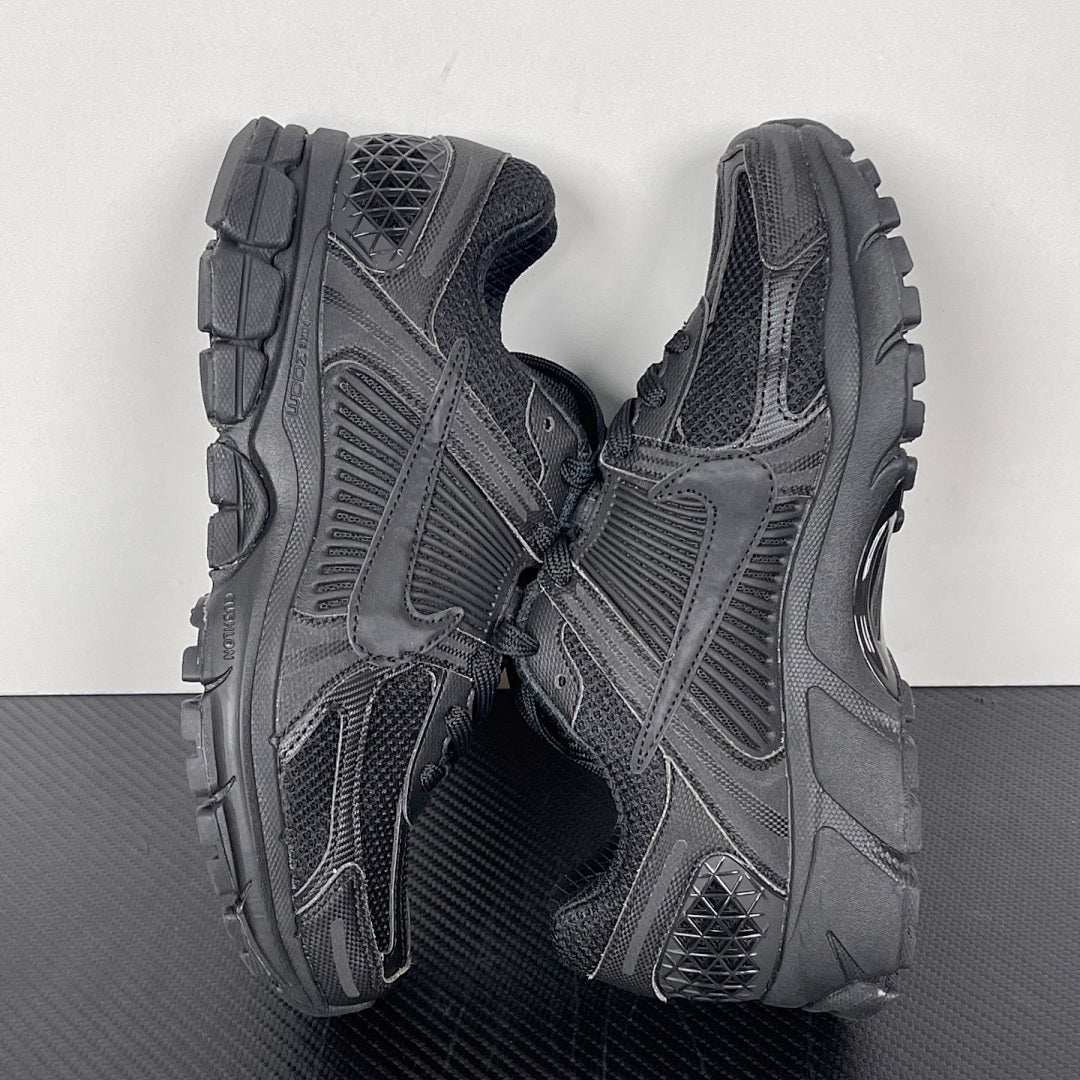 Vomero 5 Black