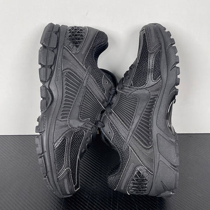 Vomero 5 Black
