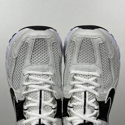 Vomero 5 White / Black