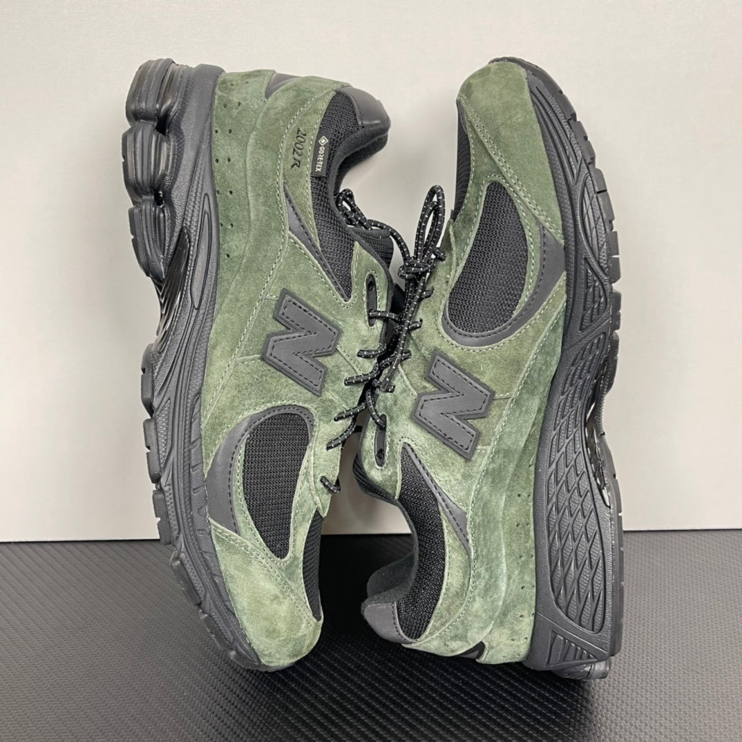 2002R Gore-Tex Green