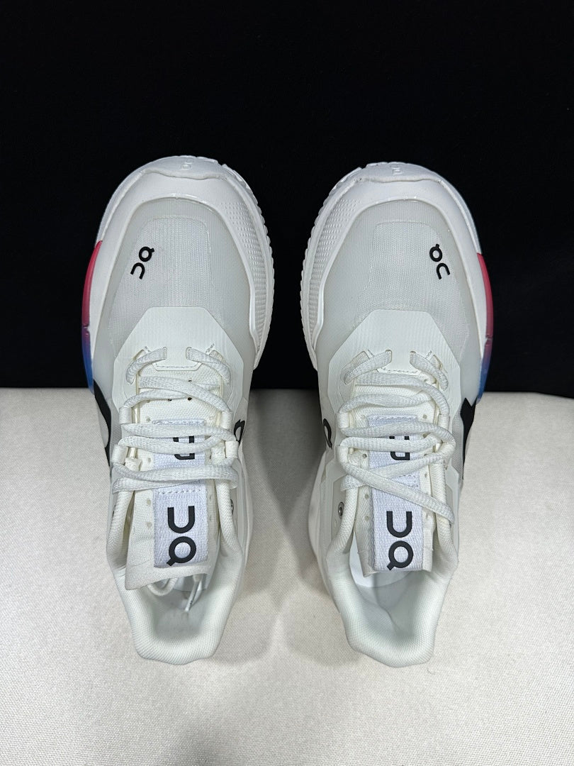 The Roger Pro 2 White Sky Blue
