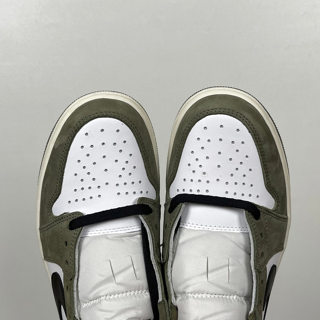 AJ1 Off Creme