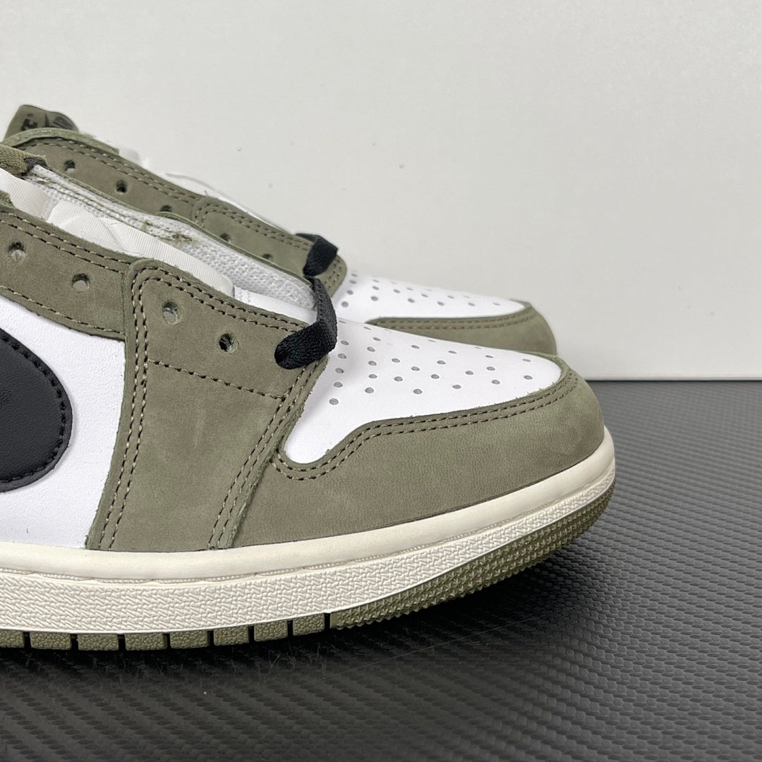 AJ1 Off Creme