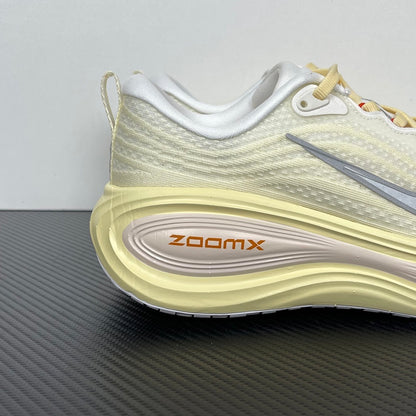 Vomero Plus Metallic Silver