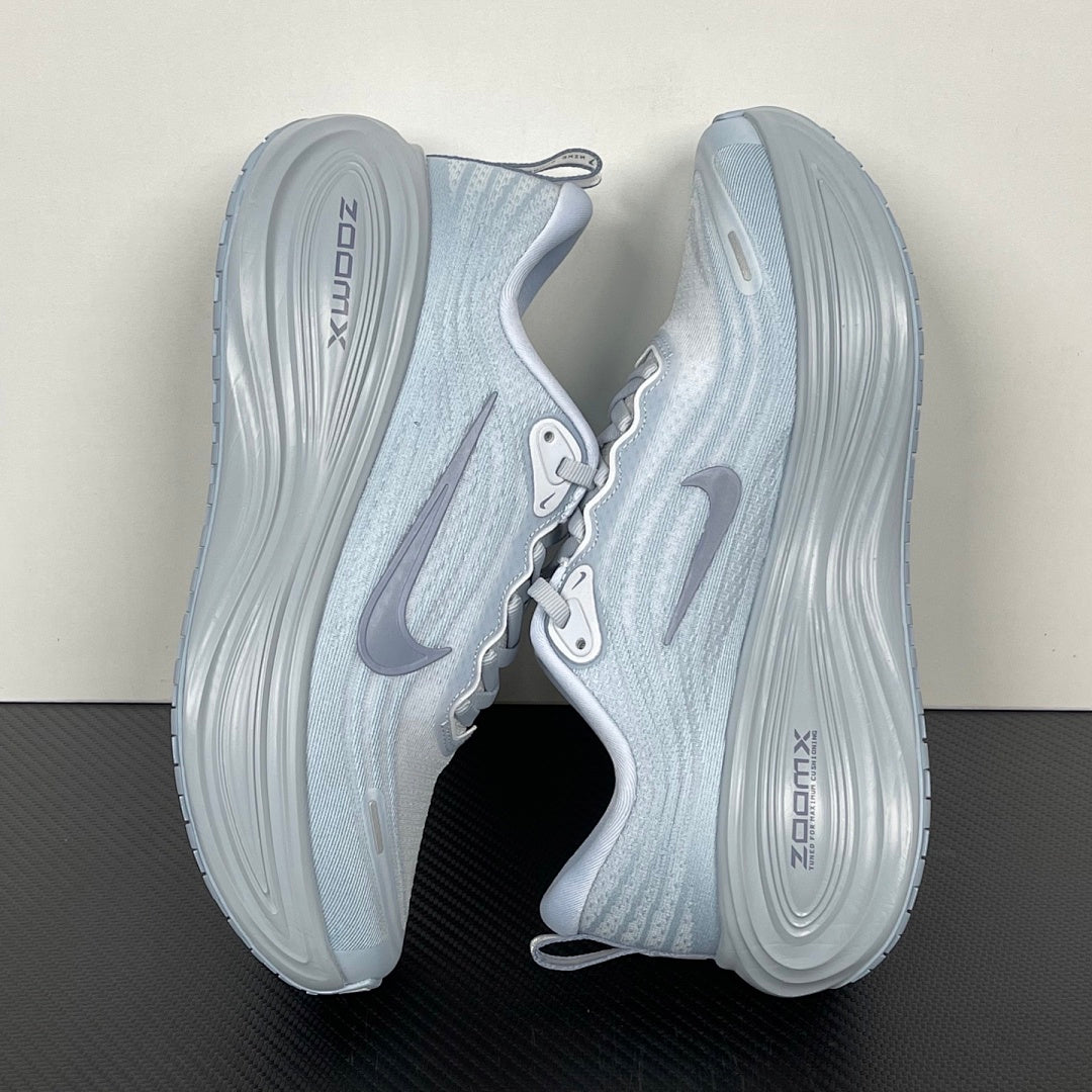 Vomero Plus Football Grey