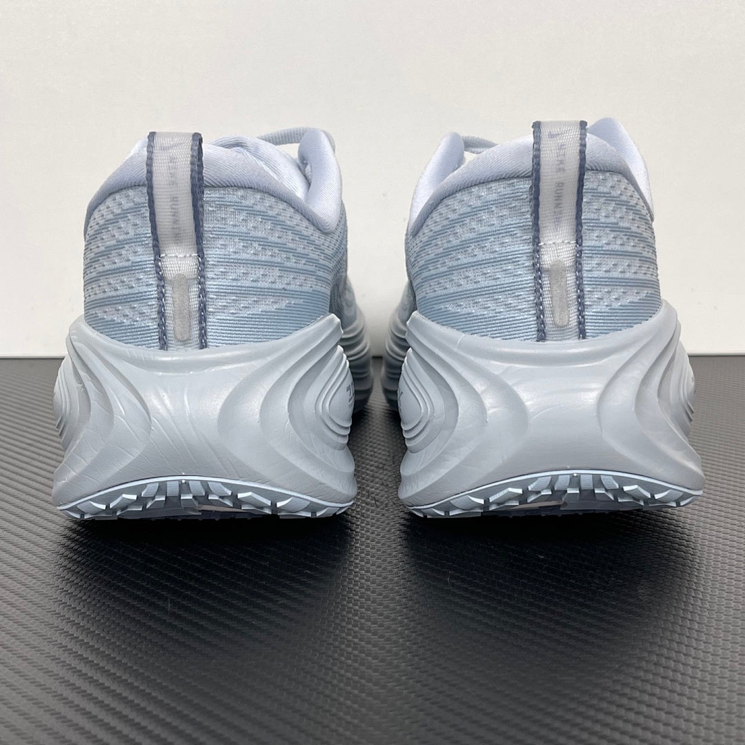 Vomero Plus Football Grey