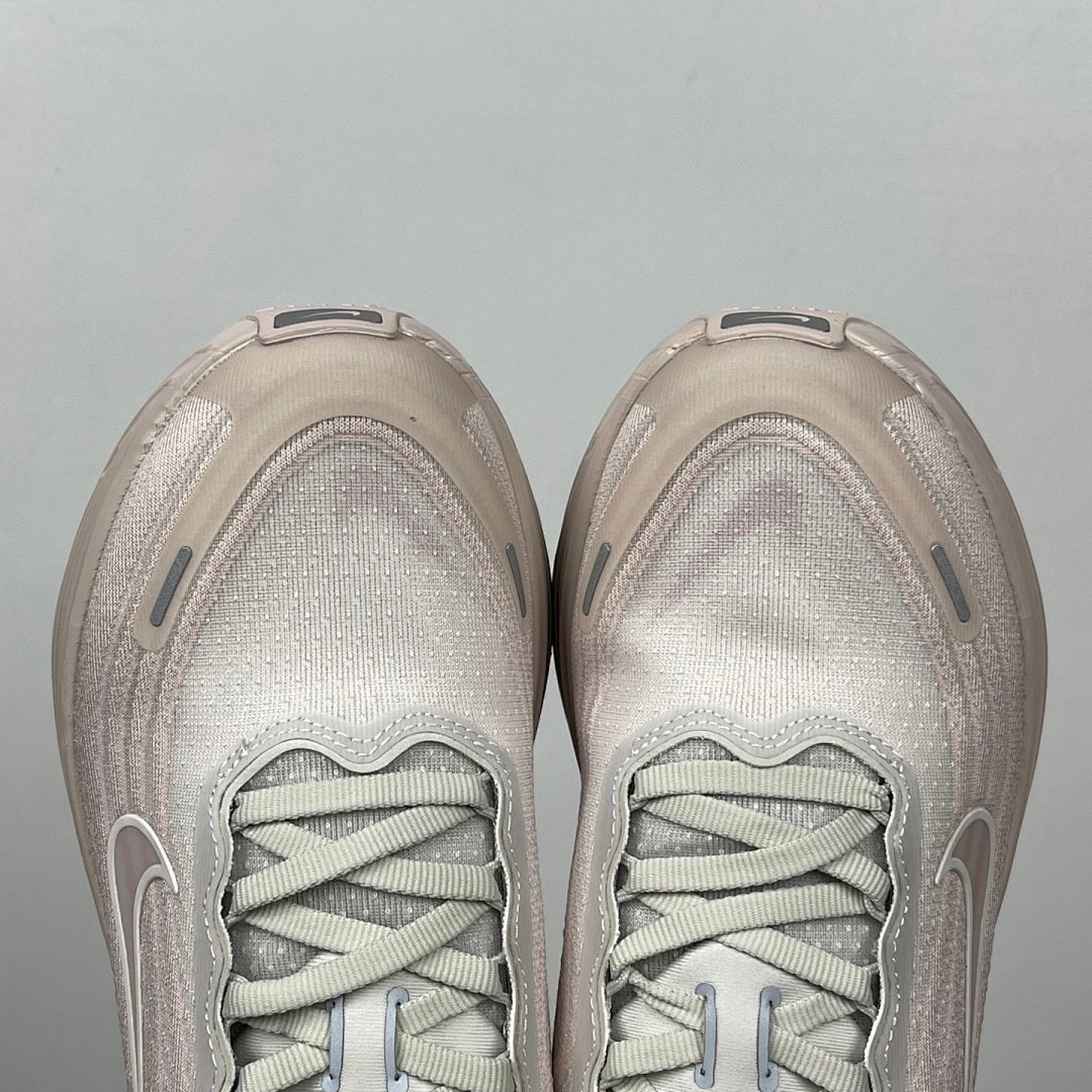 Vomero Plus Light Bone