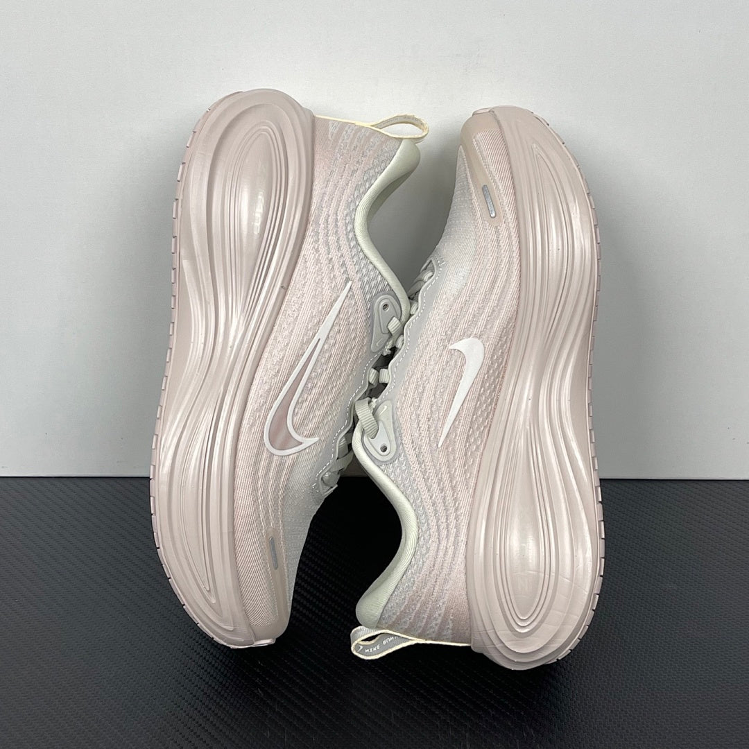 Vomero Plus Light Bone