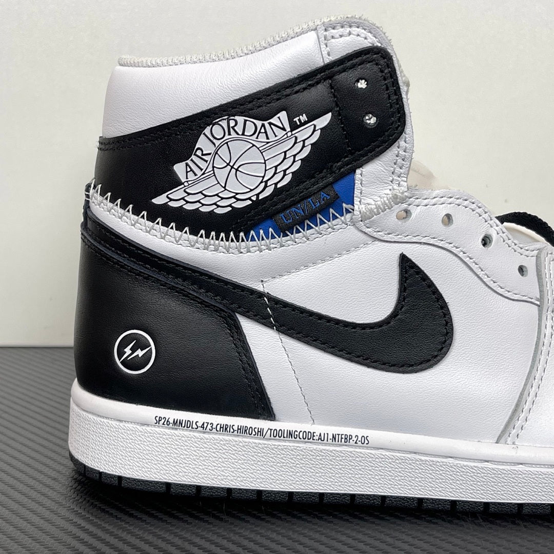 AJ1 High BLACK & WHITE