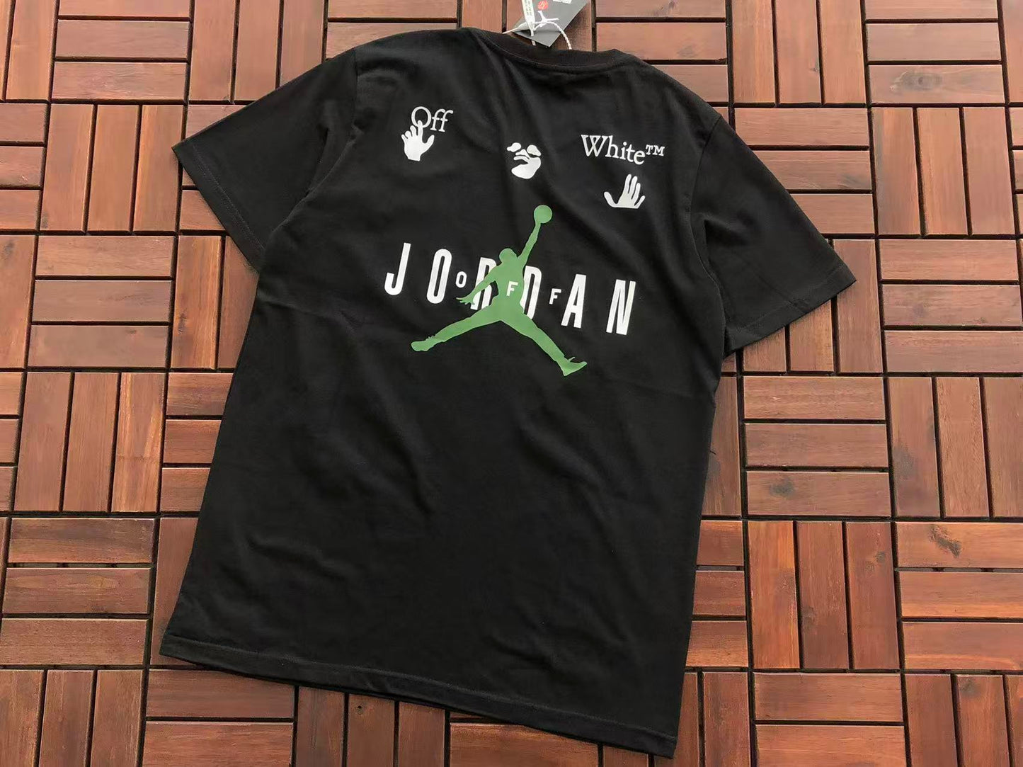 T-shirt Off