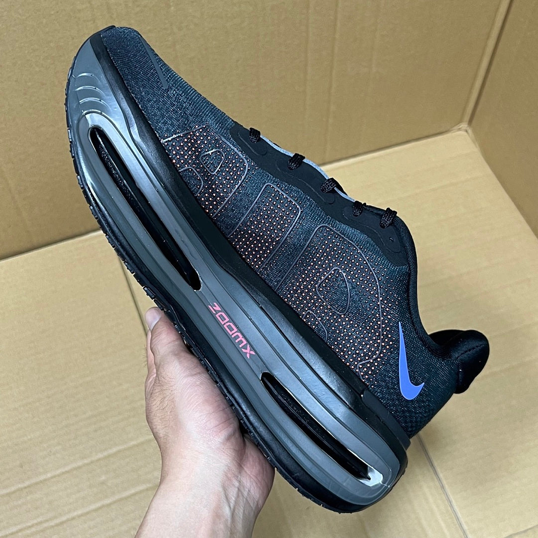 Vomero Premium Black