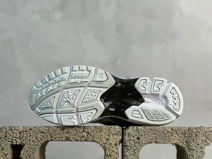 GEL-NIMBUS 10.1 Grey/Bone White/Black