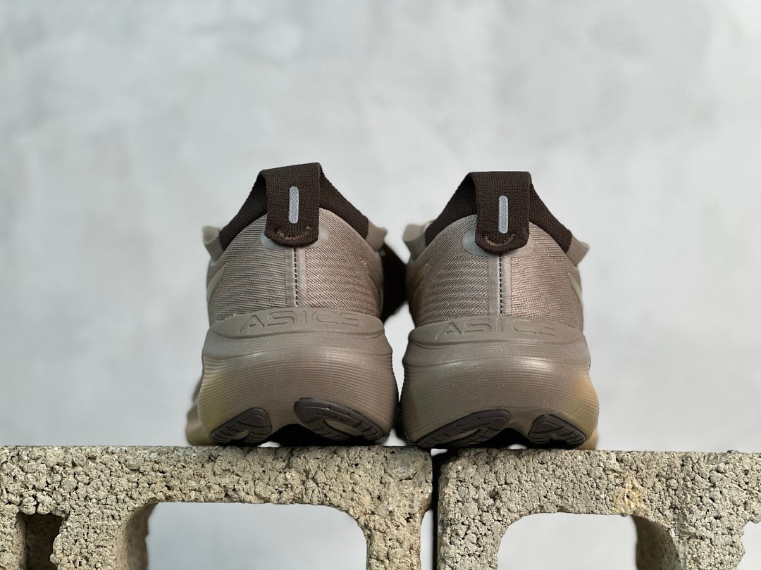 GEL-NIMBUS 27 Brown
