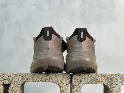 GEL-NIMBUS 27 Brown