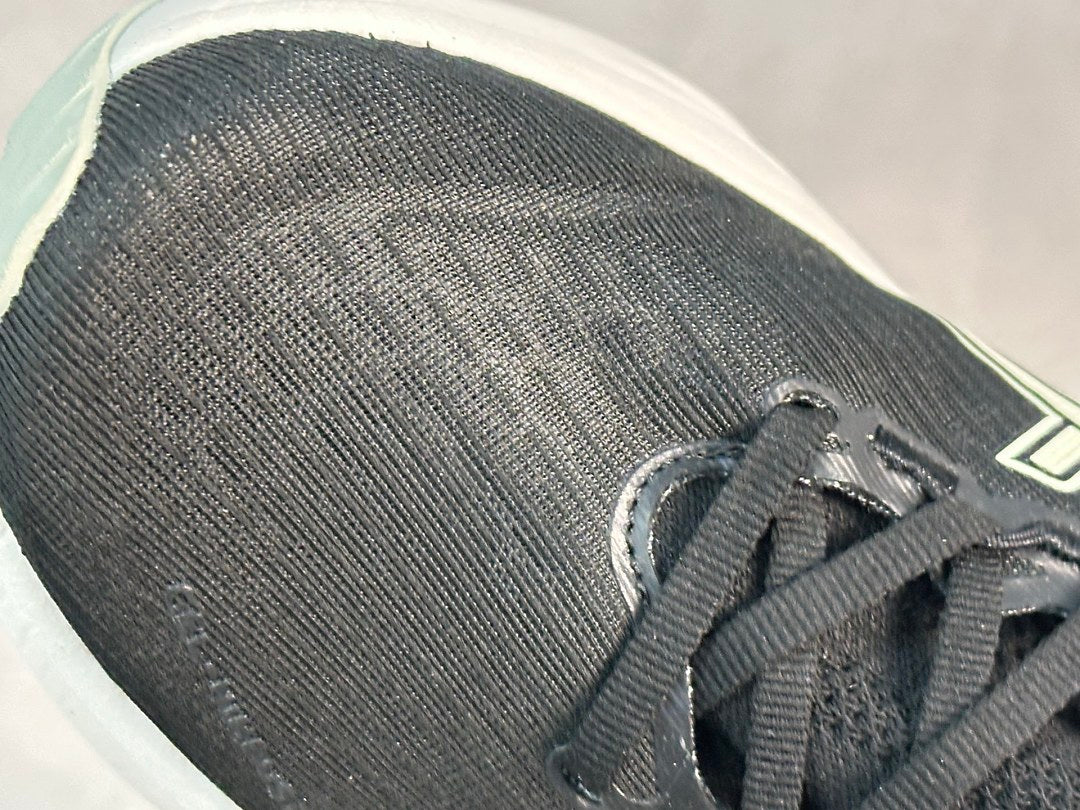GEL-NIMBUS 28 Black/White