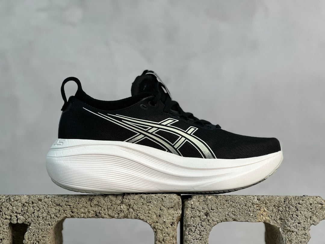 GEL-NIMBUS 28 Black/White