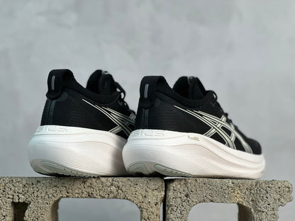 GEL-NIMBUS 28 Black/White
