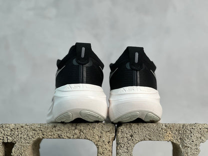 GEL-NIMBUS 28 Black/White