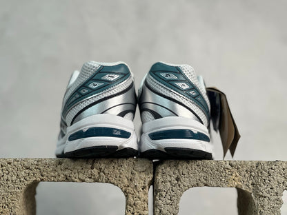 Gel-1130 White/Dark Neptune