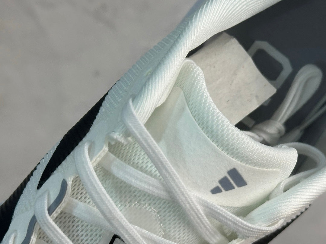 Adizero Boston 13 White Black