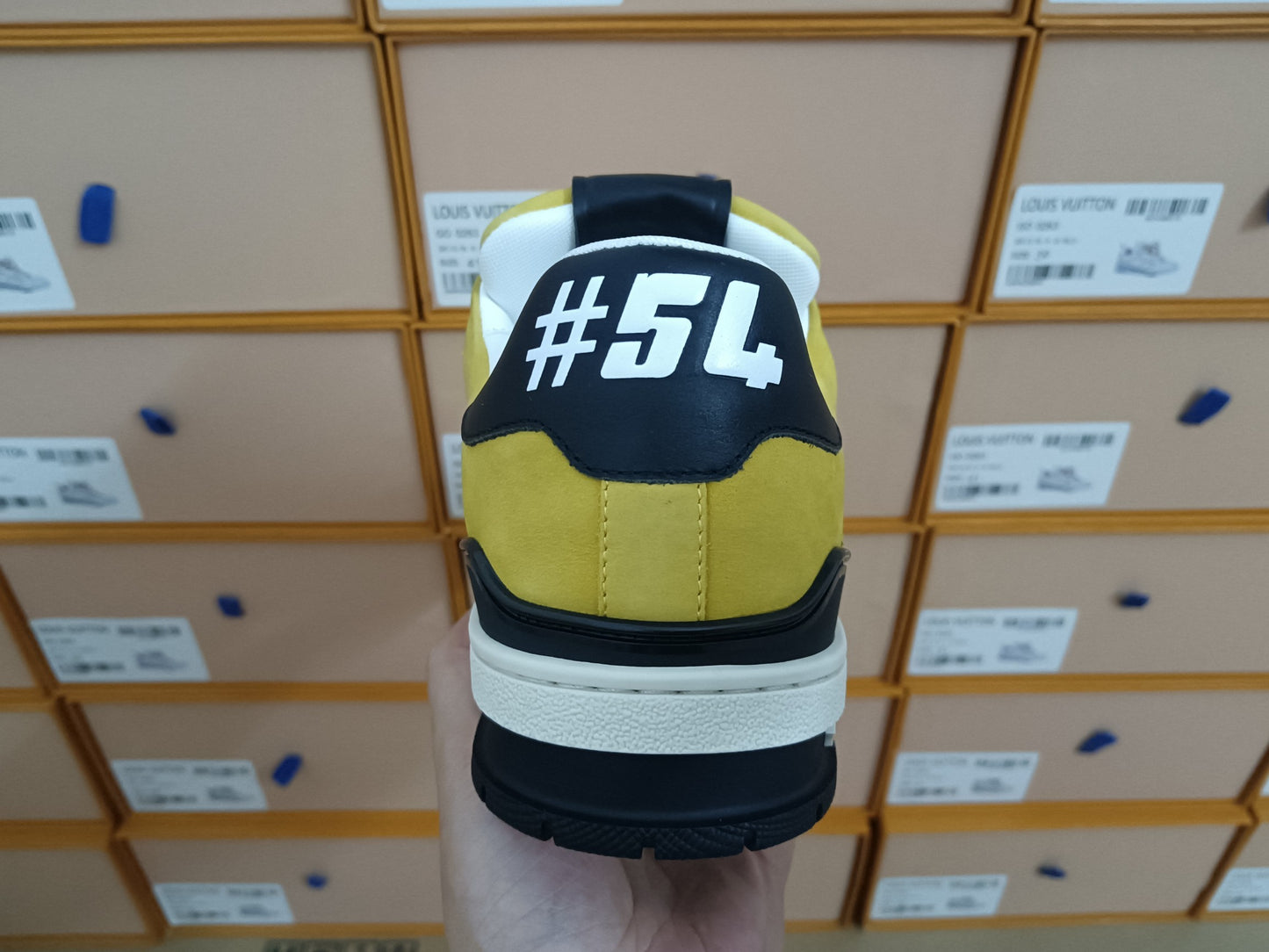 Trainer Yellow