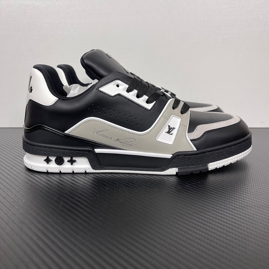 Trainer Black and Grey