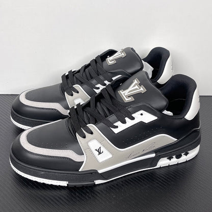 Trainer Black and Grey