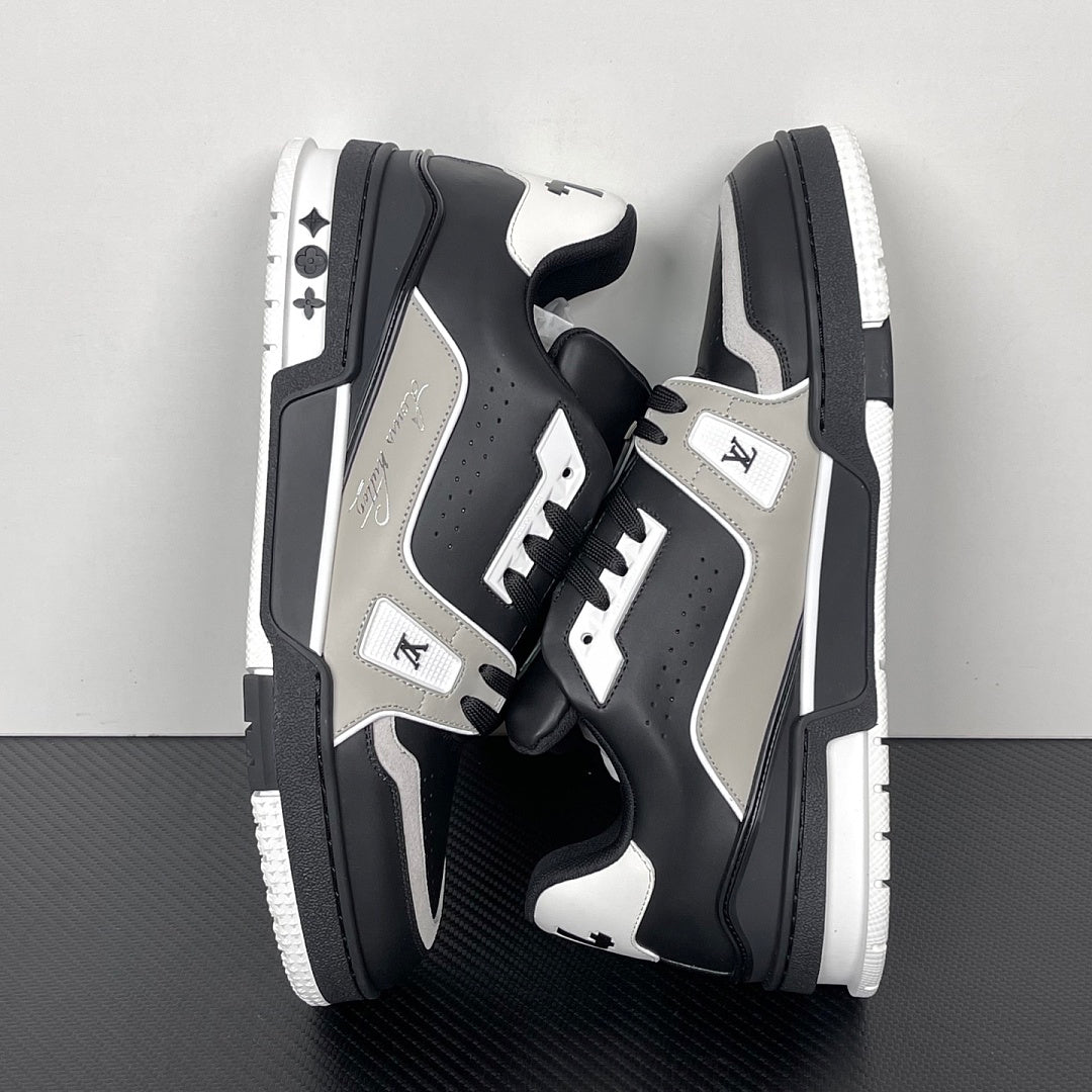 Trainer Black and Grey