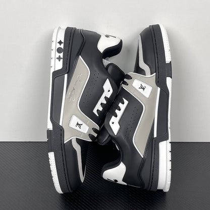 Trainer Black and Grey