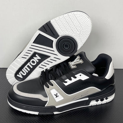 Trainer Black and Grey