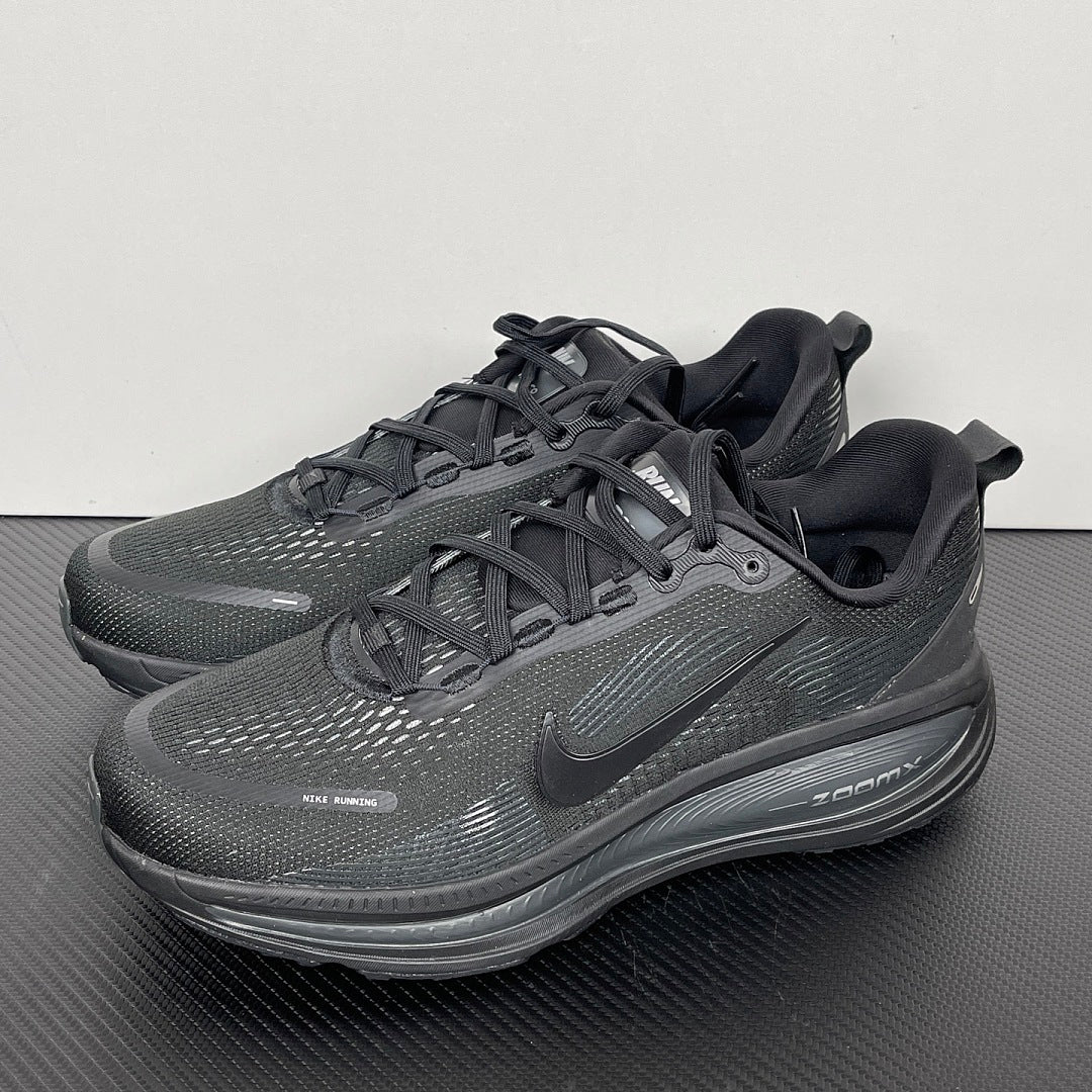 Vomero 18 Black