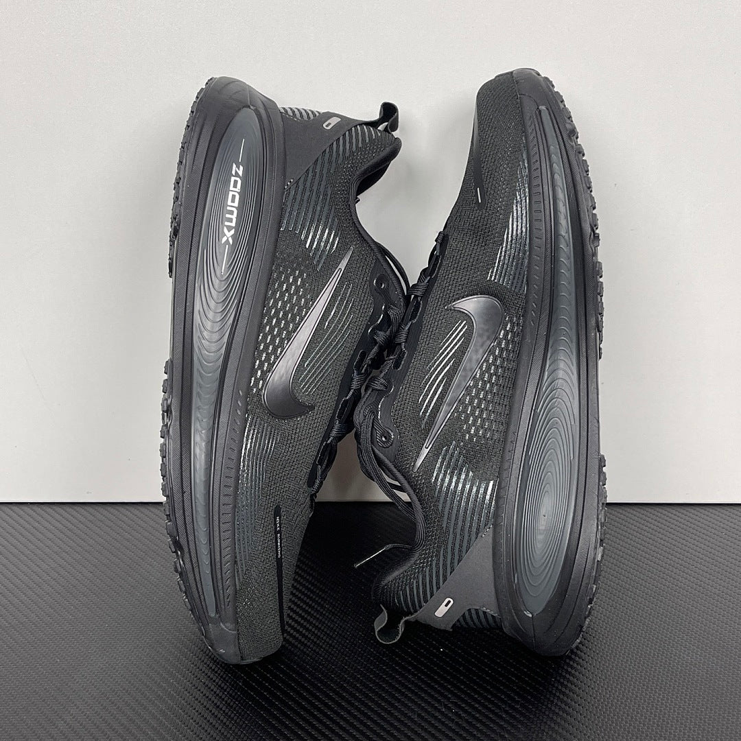 Vomero 18 Black