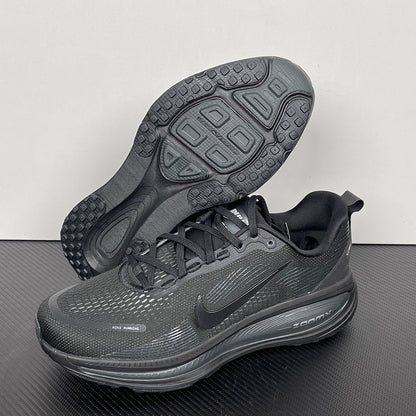 Vomero 18 Black