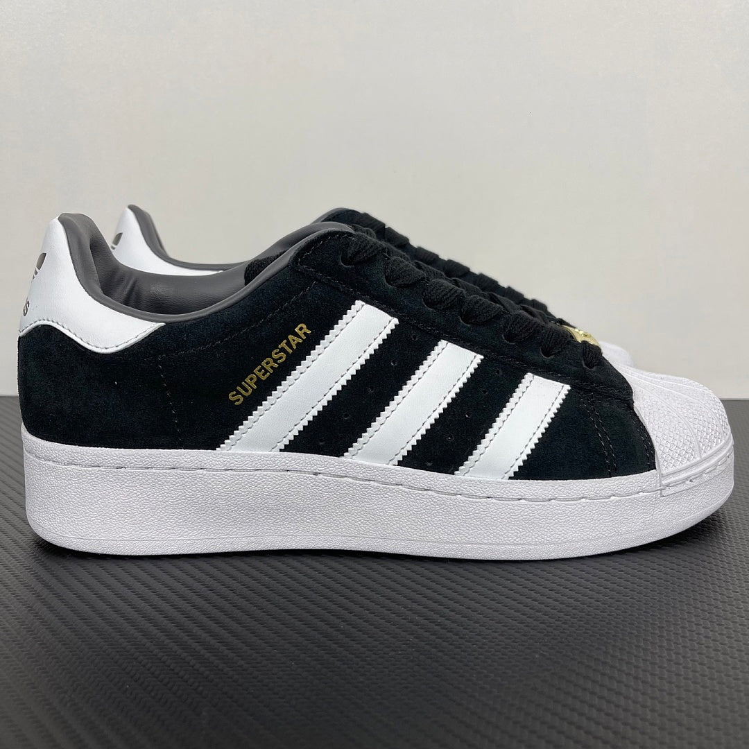 Superstar Black and White