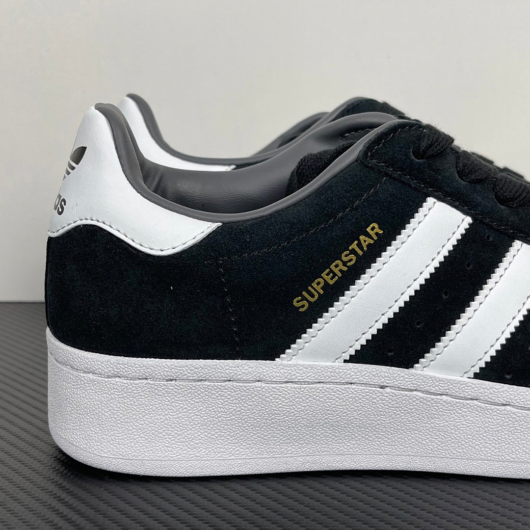 Superstar Black and White